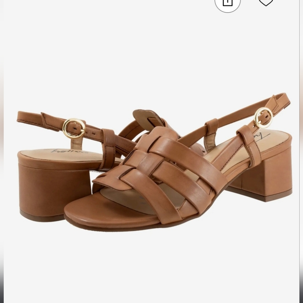 TROTTERS beige Leather Women's Sandals